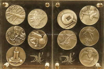 Salvador Dalí - Deset stříbrných medailí