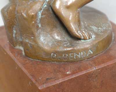  / Sedící dívka / Břetislav Benda