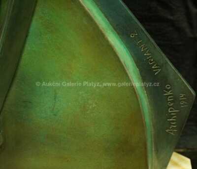  / Woman with Fan / Alexander Archipenko