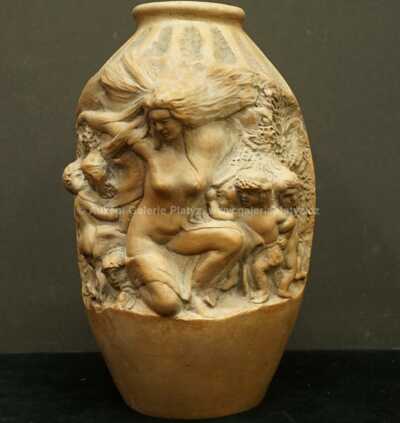  / Váza s reliéfem / Miroslav Srostlík