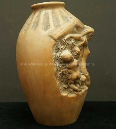  / Váza s reliéfem / Miroslav Srostlík