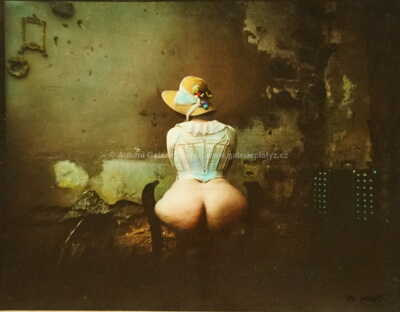  / Dívka ve slamáčku / Jan Saudek