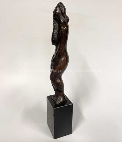  / Stojící dívka / Jan Lauda