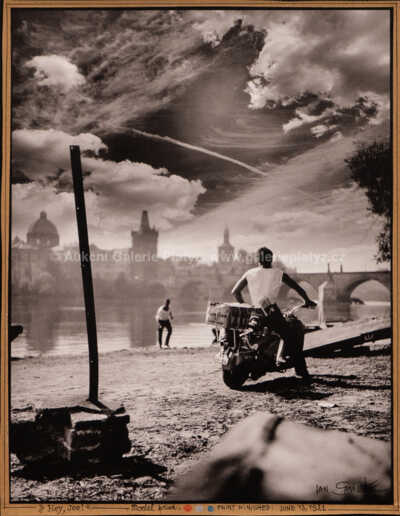  / Hey, Joe! / Jan Saudek