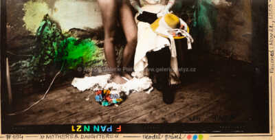  / Mothers and Daughters / Jan Saudek