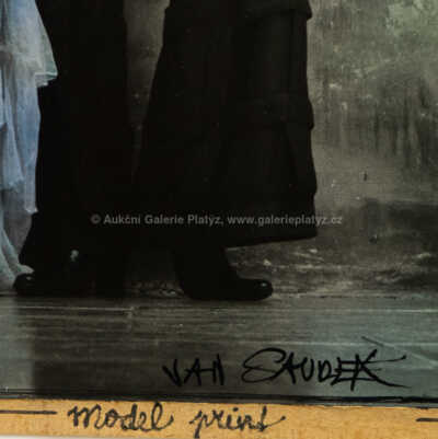  / Novomanželé / Jan Saudek