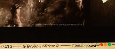  / Prasklé zrcadlo / Jan Saudek