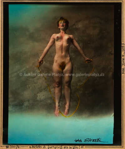  / Helen is jumping so high! / Jan Saudek