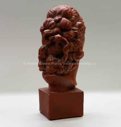  / Dívčí hlava / Jaroslav Horejc