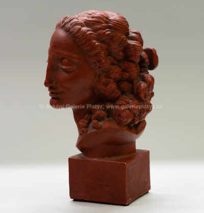  / Dívčí hlava / Jaroslav Horejc