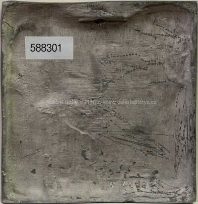  / Nohy proti sobě s drapérií / Olbram Zoubek