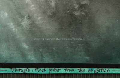  / She protects herself / Jan Saudek