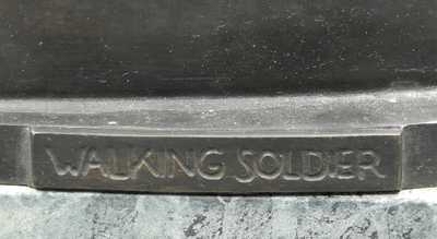  / Kráčející voják / Alexander Archipenko