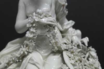  / Květinářka /  Porcelán