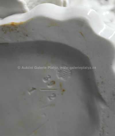  / Květinářka /  Porcelán