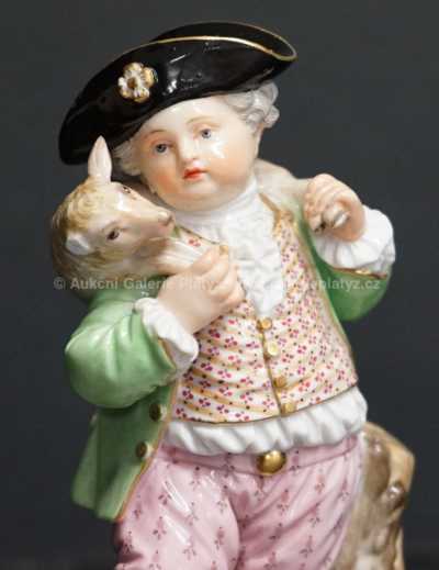  / Chlapec s ovečkou /  Porcelán