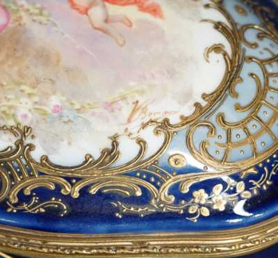  / Dóza /  Porcelán