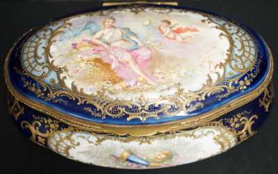  / Dóza /  Porcelán