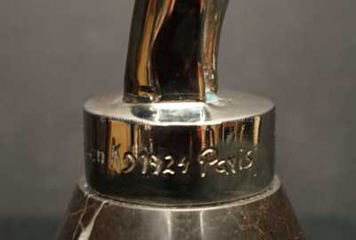  / Torzo ženy / Alexander Archipenko